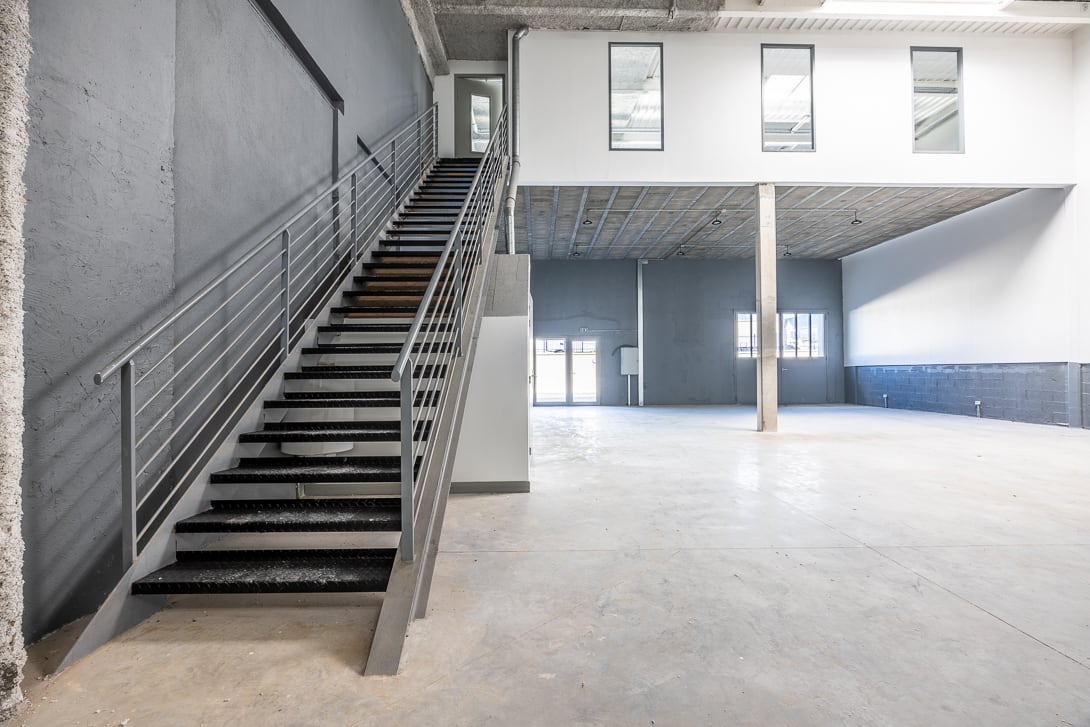 Locaux de Locaux industriels 500-800m² : Grands volumes, Vaux-le-Pénil (77)